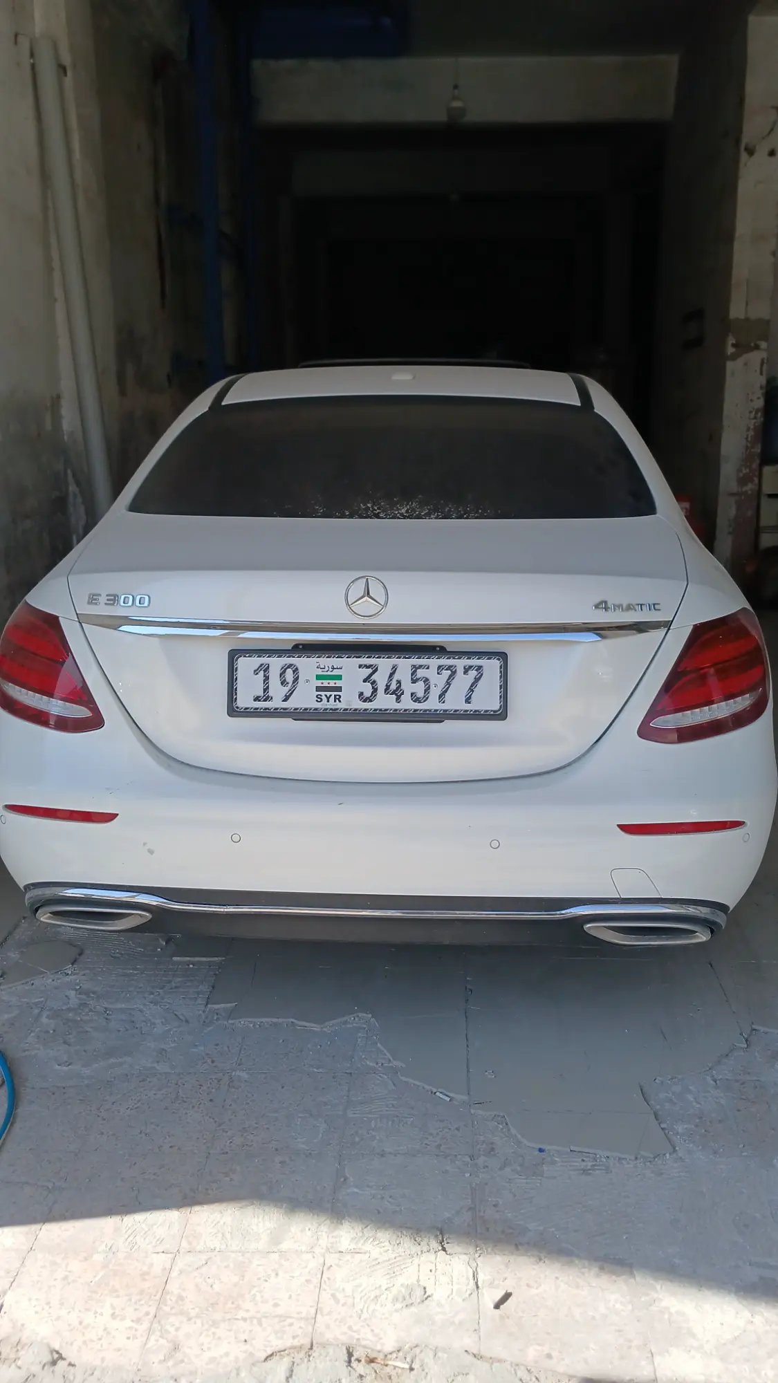 مرسيدس-بنز E-Class 2018 بحالة ممتازة وفخامة لا تضاهى - صورة 2