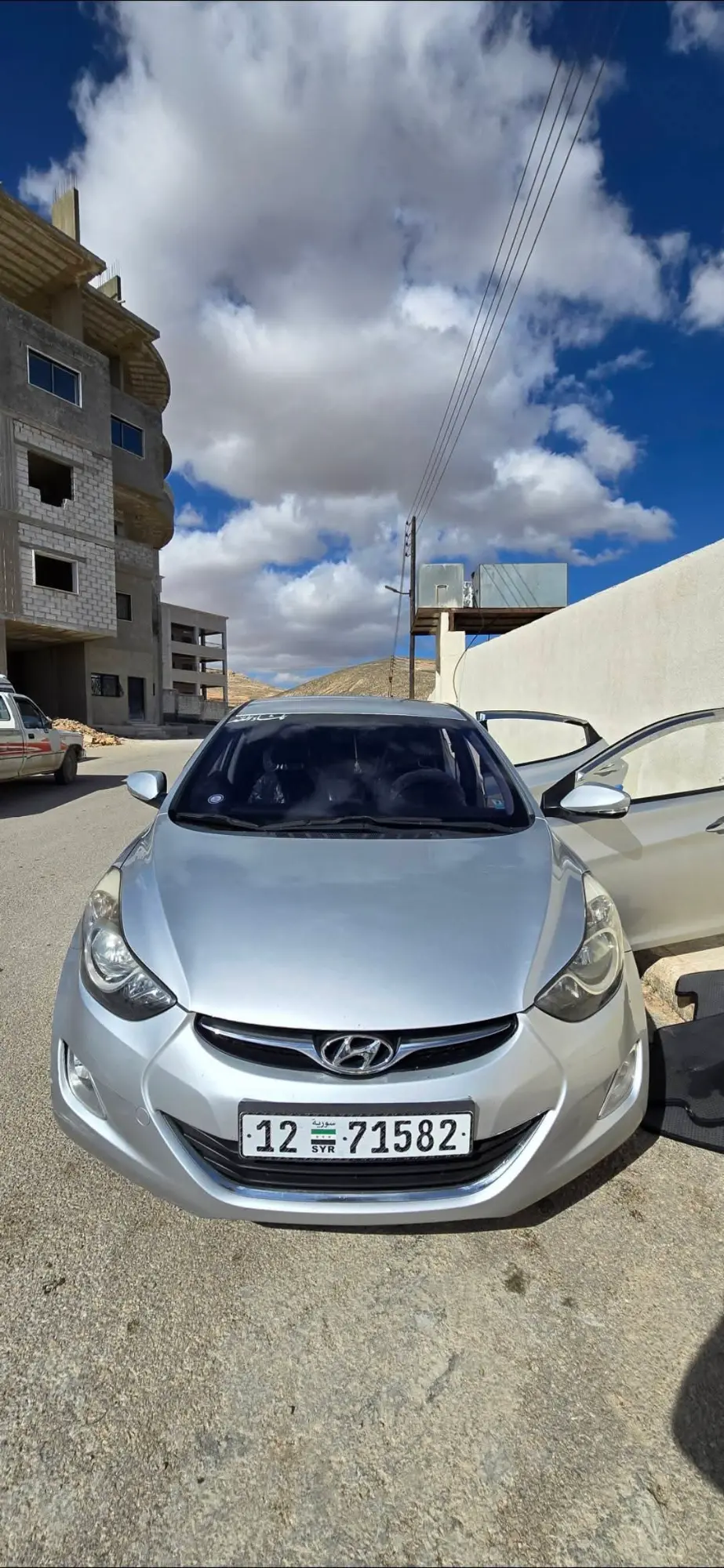 هيونداي إلنترا 2012 بحالة ممتازة - صورة 2