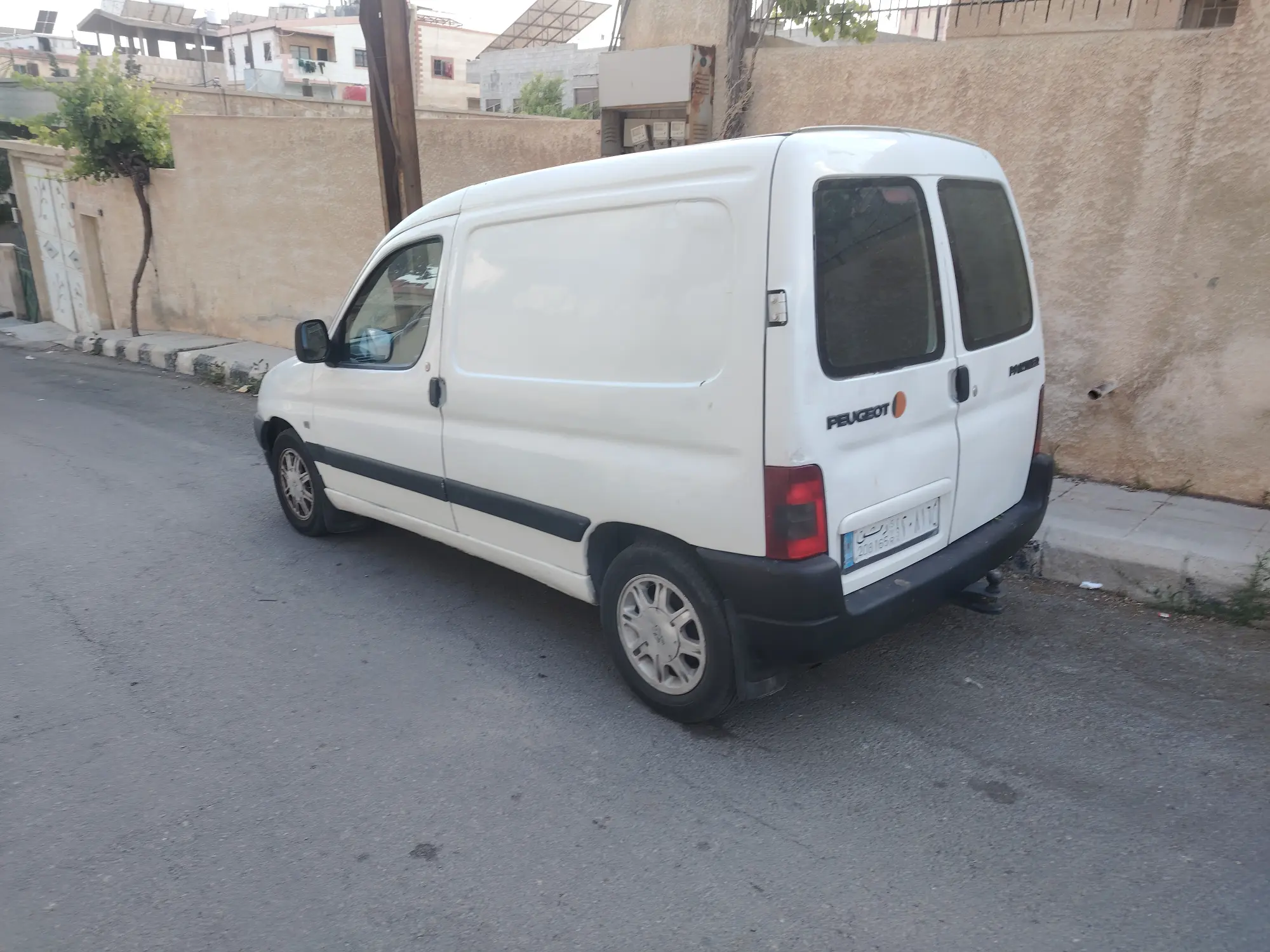 بيجو بارتنر 2000 - سيارة نقل عملية واقتصادية - صورة 9