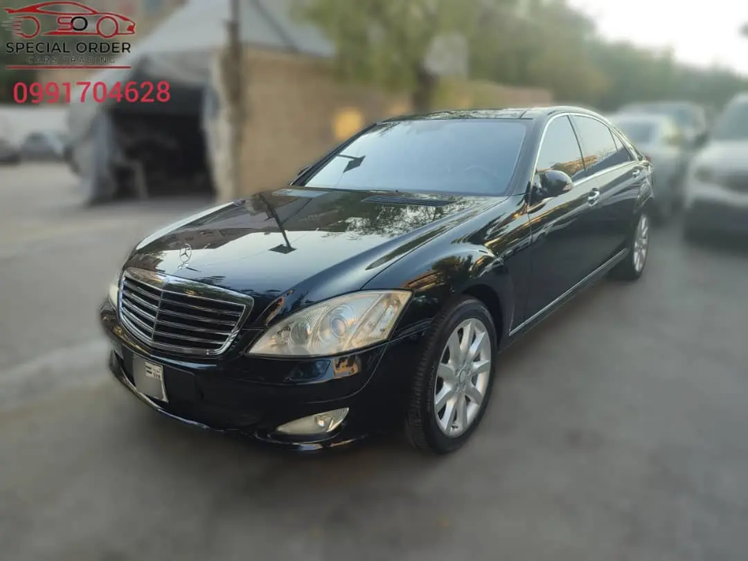 مرسيدس-بنز S500 موديل 2008 بحالة ممتازة - صورة 2