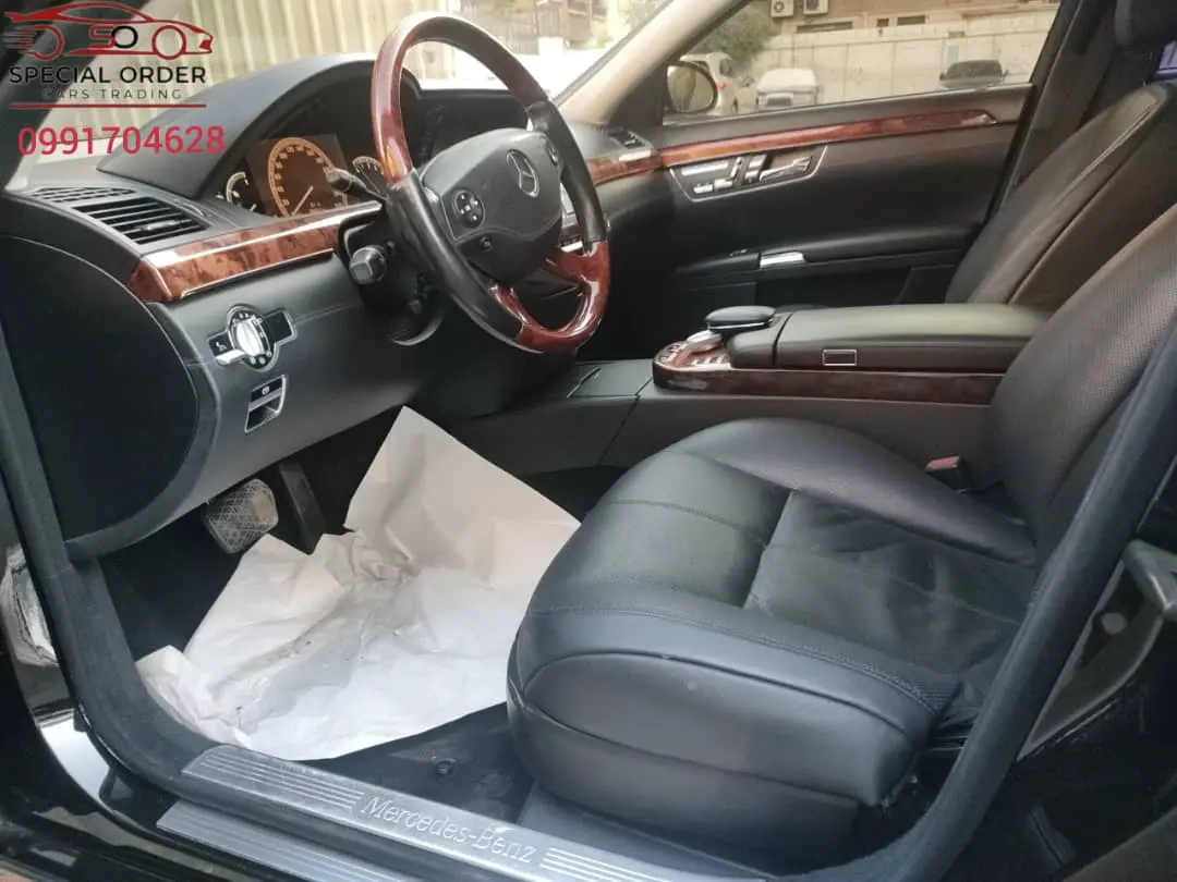 مرسيدس-بنز S500 موديل 2008 بحالة ممتازة - صورة 4