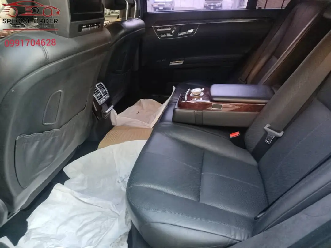 مرسيدس-بنز S500 موديل 2008 بحالة ممتازة - صورة 6