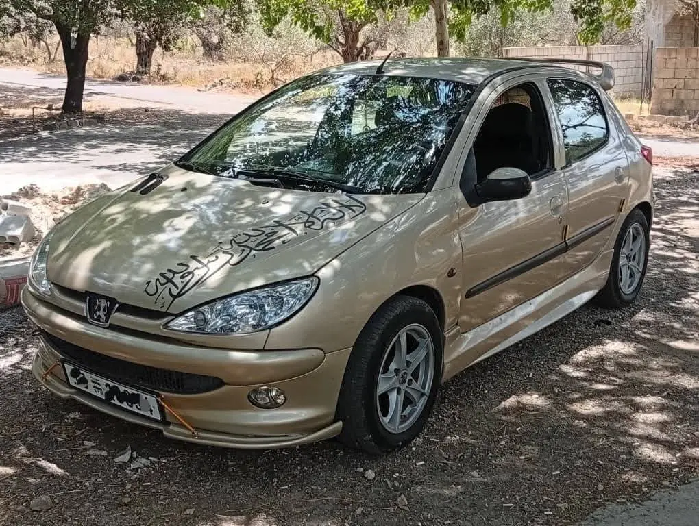 بيجو 206 موديل 2003 بحالة جيدة