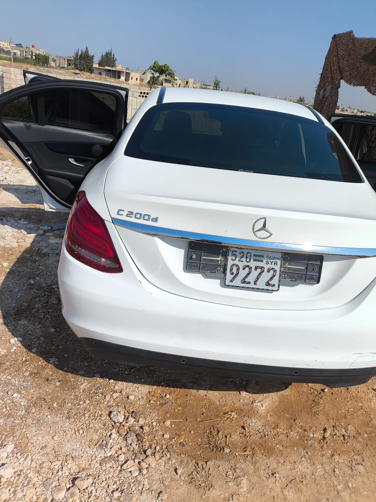 مرسيدس-بنز C200d 2016 بحالة ممتازة - صورة 6
