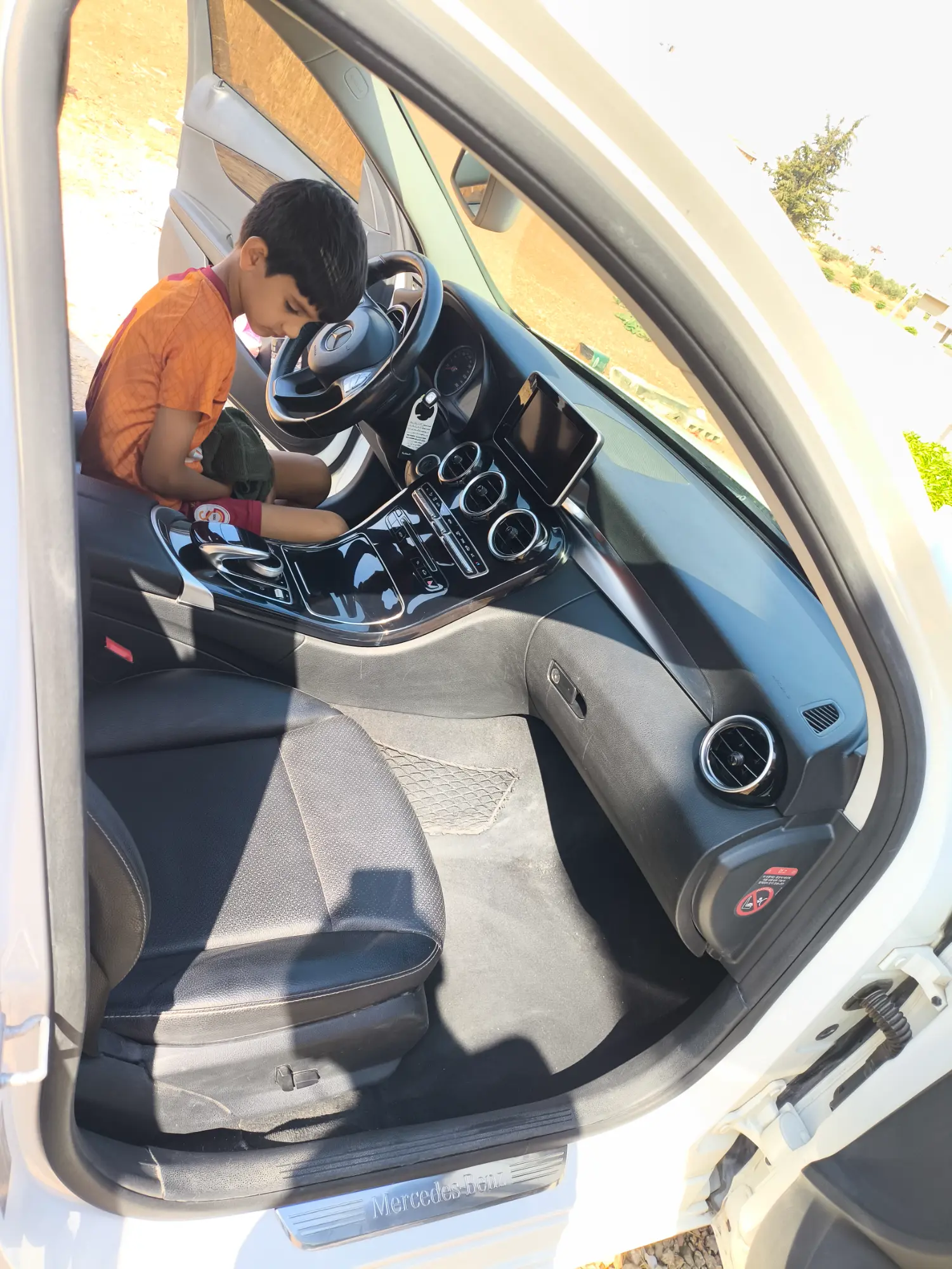 مرسيدس-بنز C200d 2016 بحالة ممتازة - صورة 7