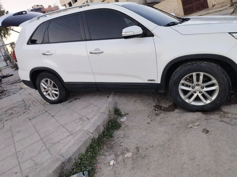 كيا سورينتو 2015 بحالة ممتازة - صورة 5